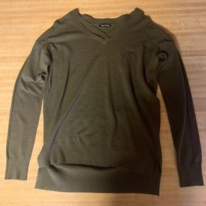 Green cross-neck sweater, never worn